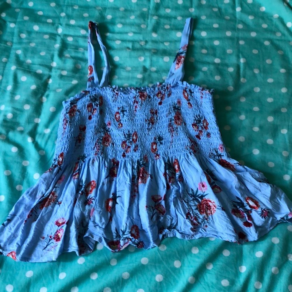 Flower patterned crop top🌺🌷🌹🌸